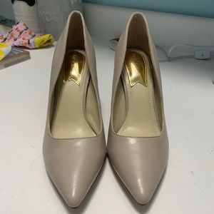 Marc Fisher Nude heels